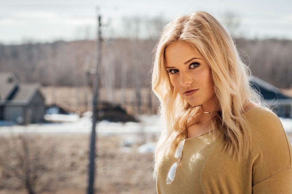 how to approach beautiful women