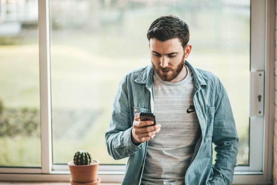 mistakes men make when texting women