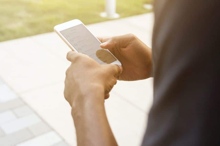 mistakes men make when texting women