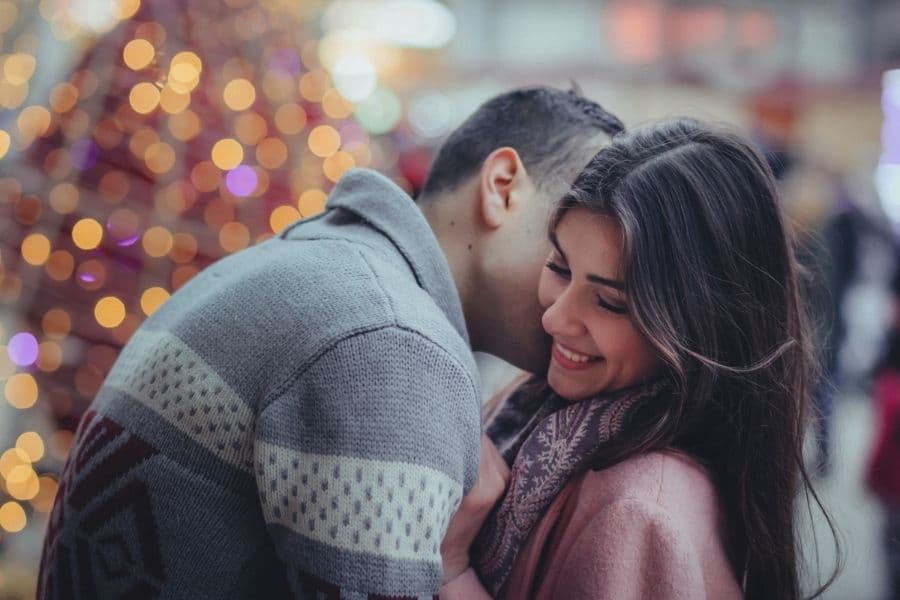 how to kiss a girl