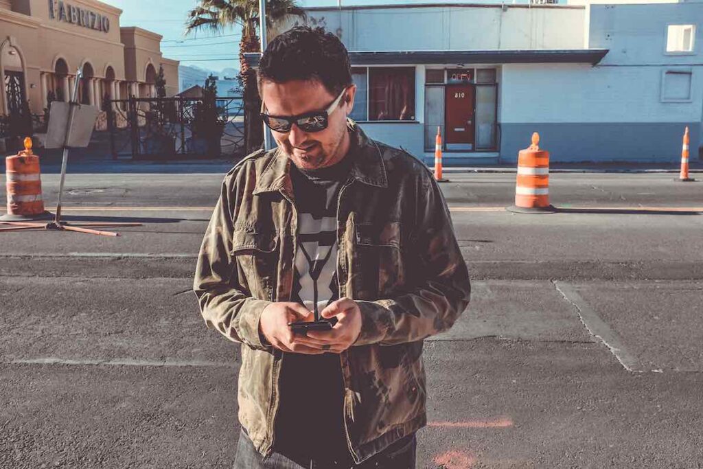 how to be persistent with a woman you're dating