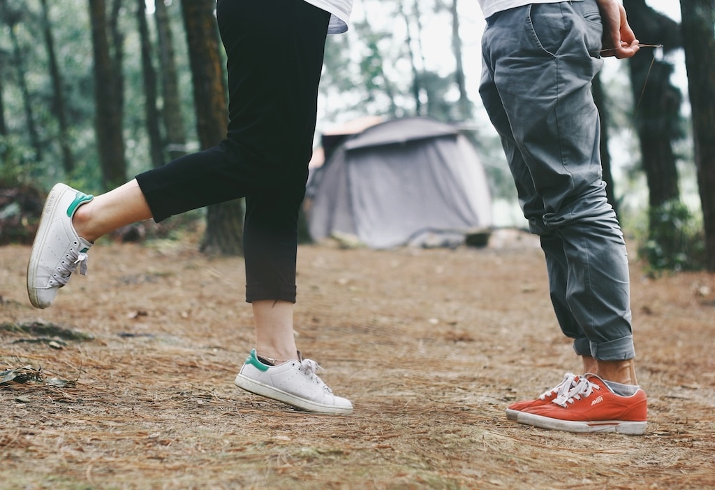 signs she wants to kiss you