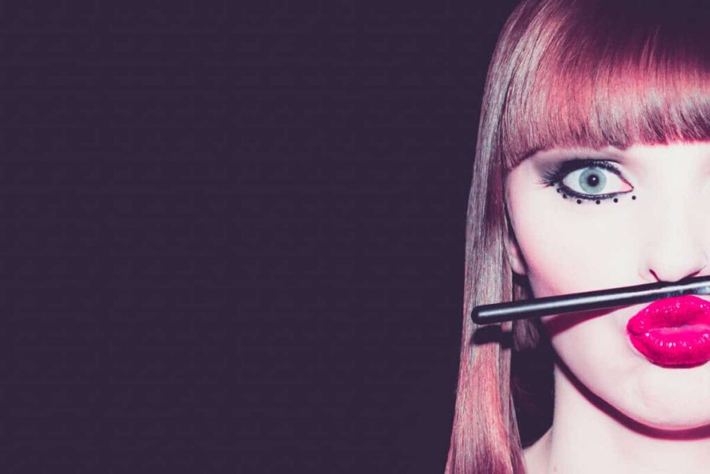 how to spot online dating red flags