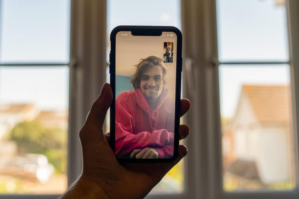 should i use dating apps while going through a divorce