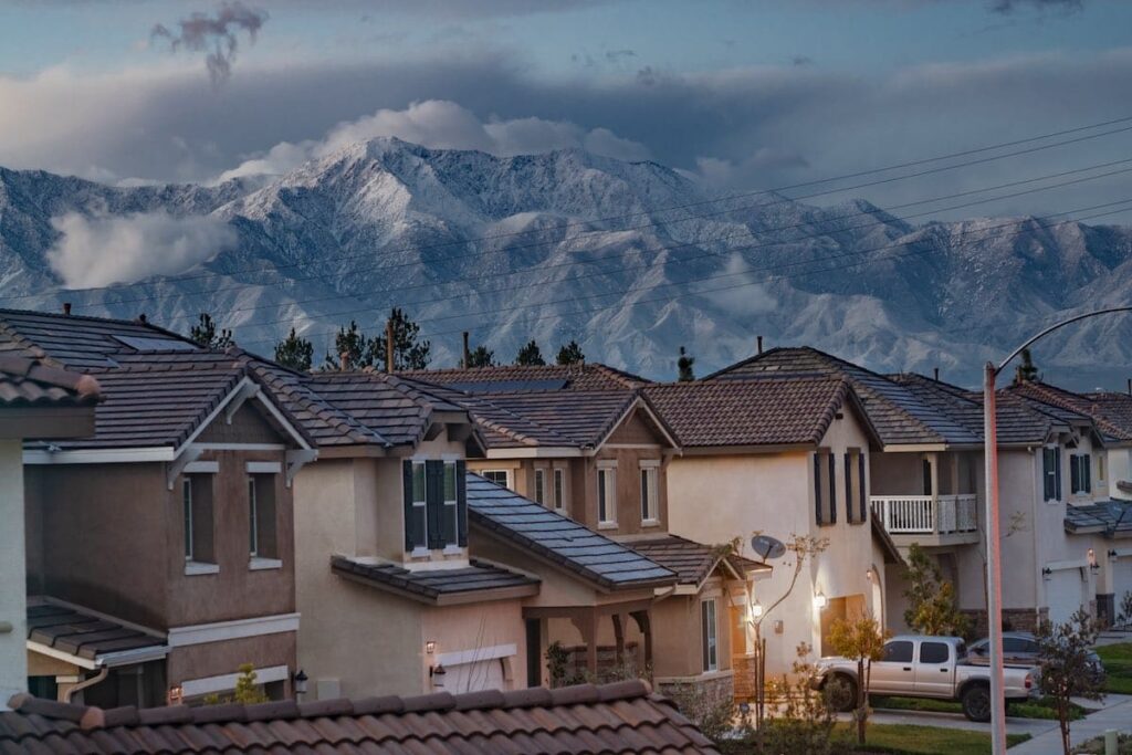 dating while living at home