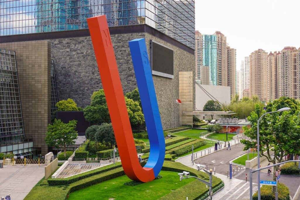 how to attract the right woman