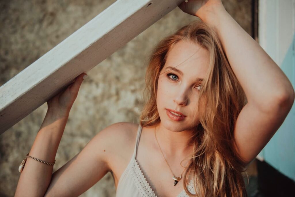 what does it mean when a girl stares at you