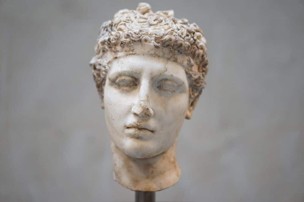 telltale signs of narcissism